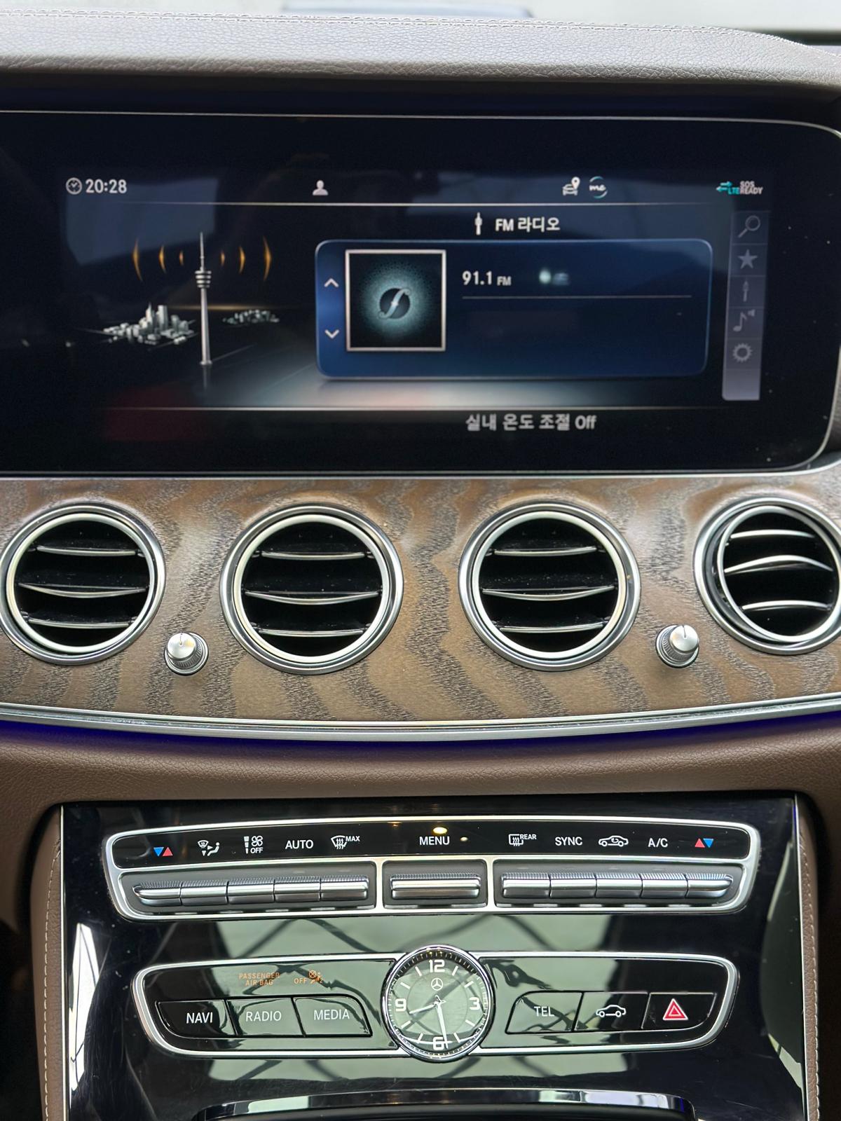 Mercedes-Benz E300