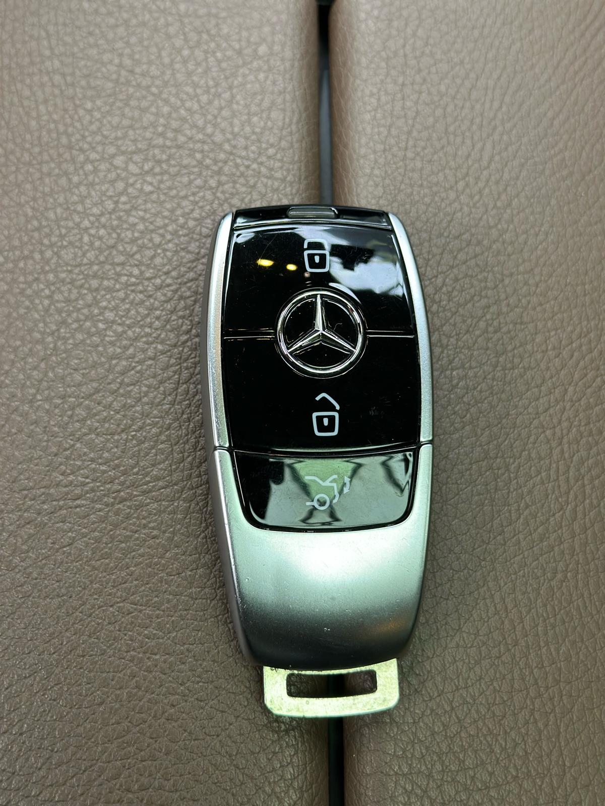 Mercedes-Benz E300