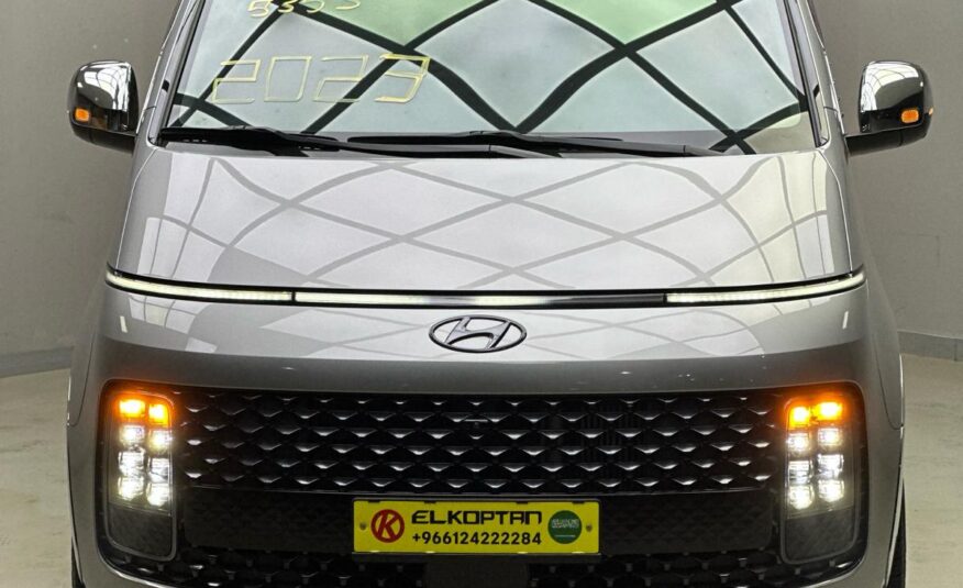 Hyundai Staria