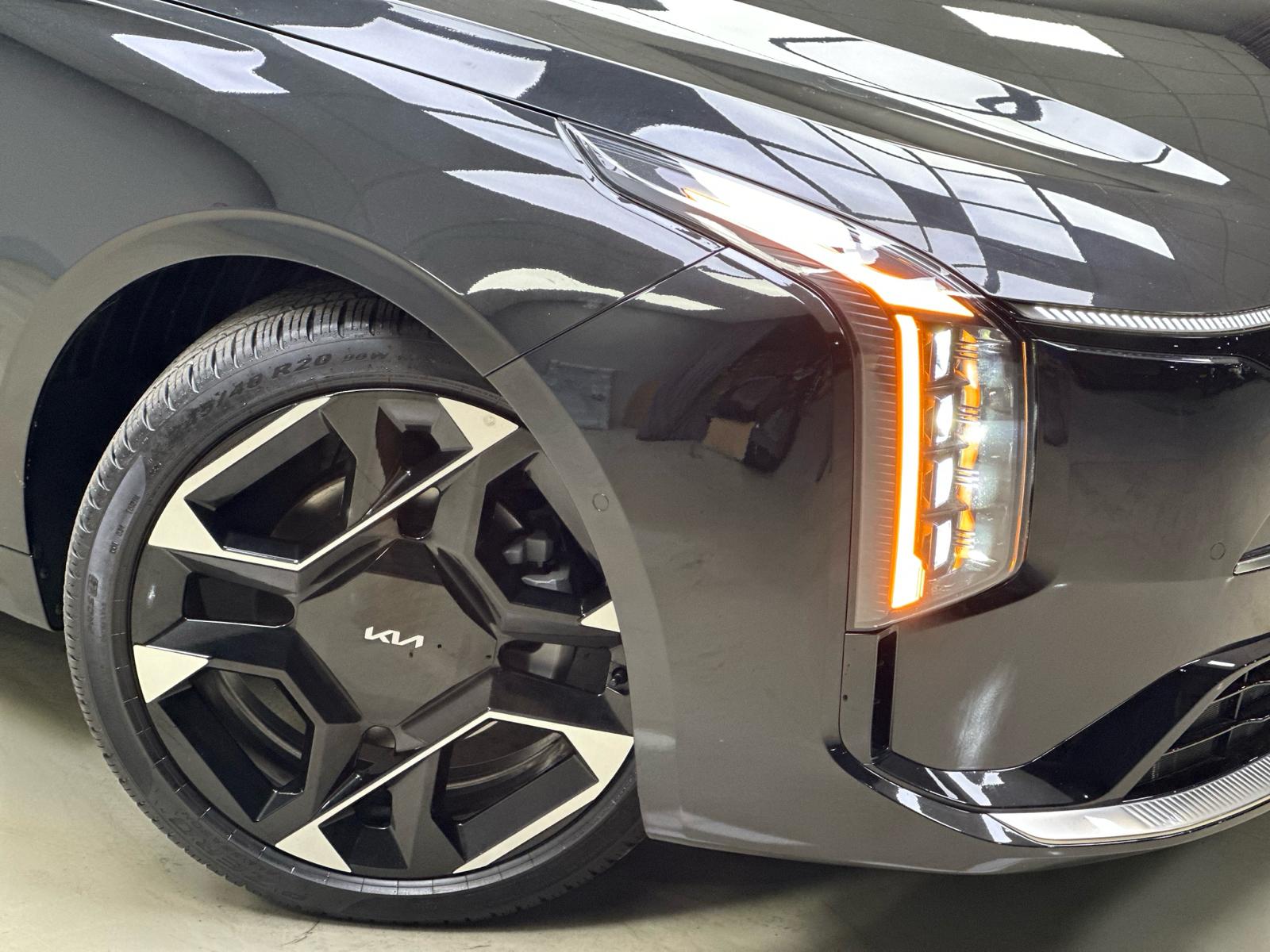 KIA- K8
