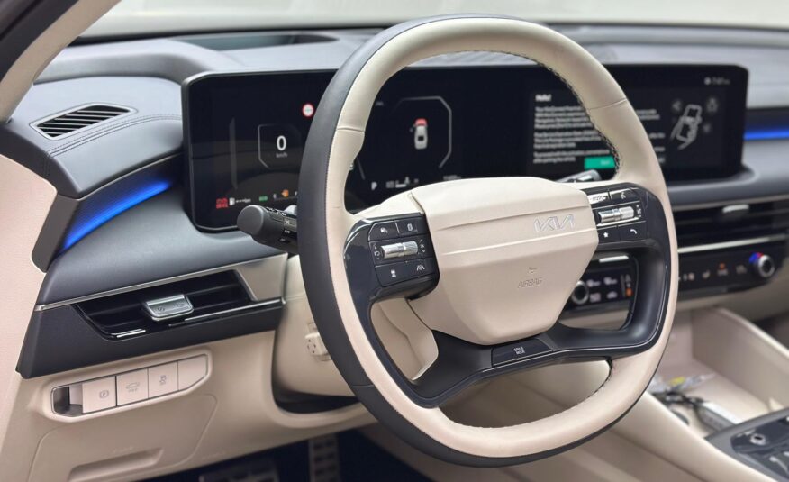 KIA- K8
