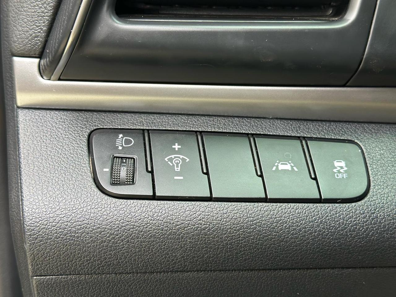 Hyundai Avante AD